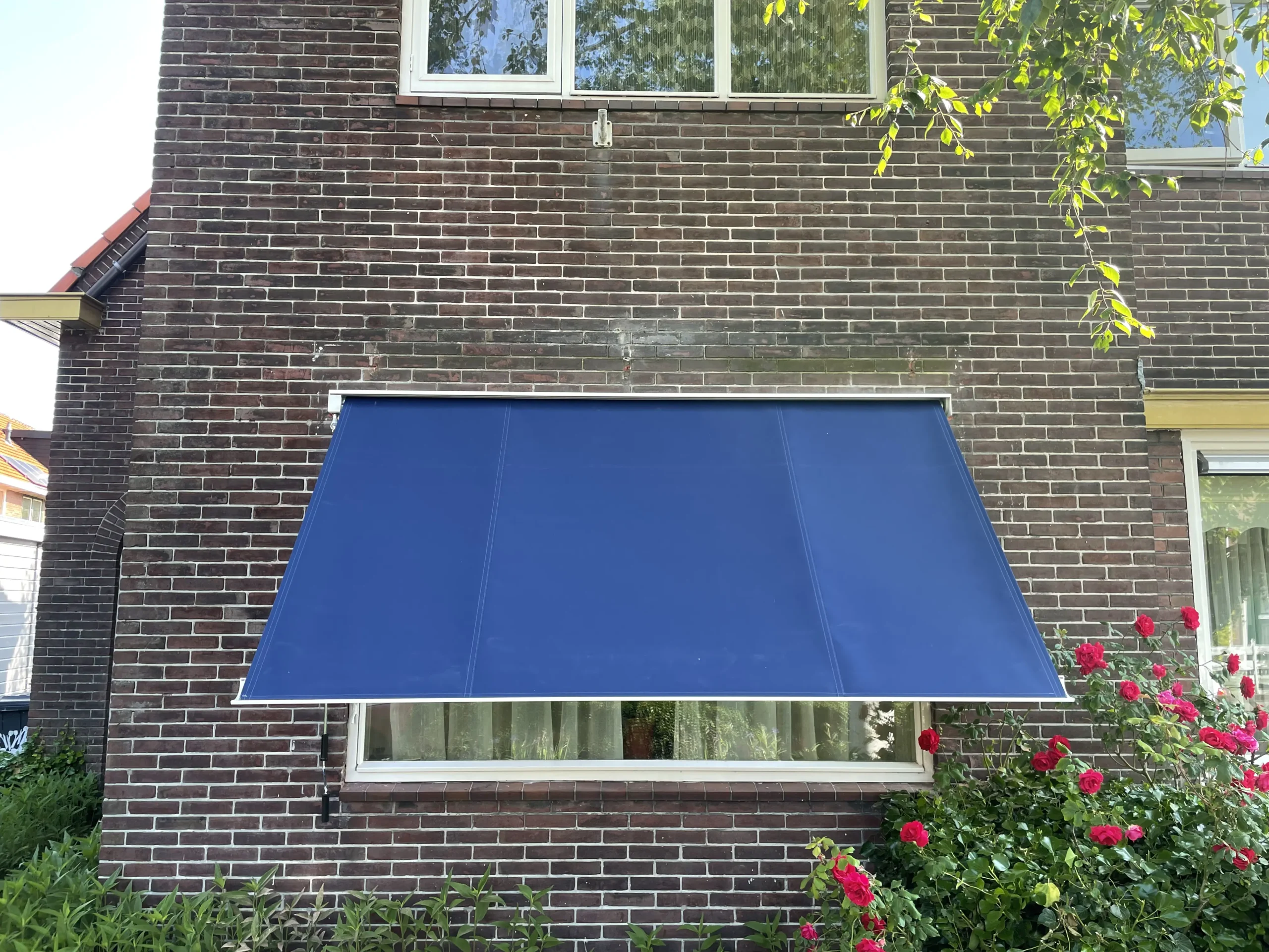 Uitvalscherm-blauw-voorkant